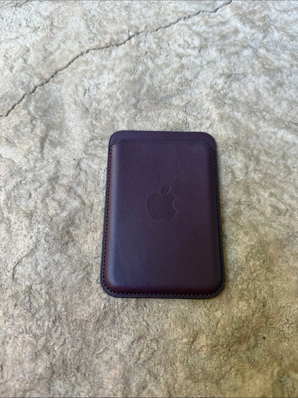 Apple MagSafe Leather Wallet - Plum